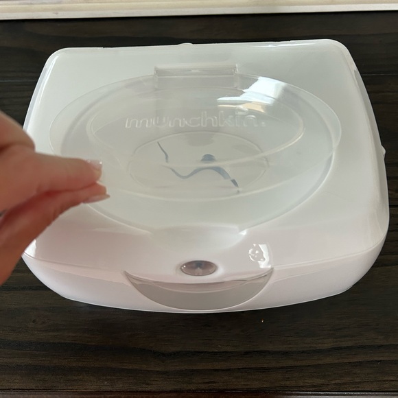 Munchkin® Warm Glow™ Wipe Warmer, White - Picture 1 of 2